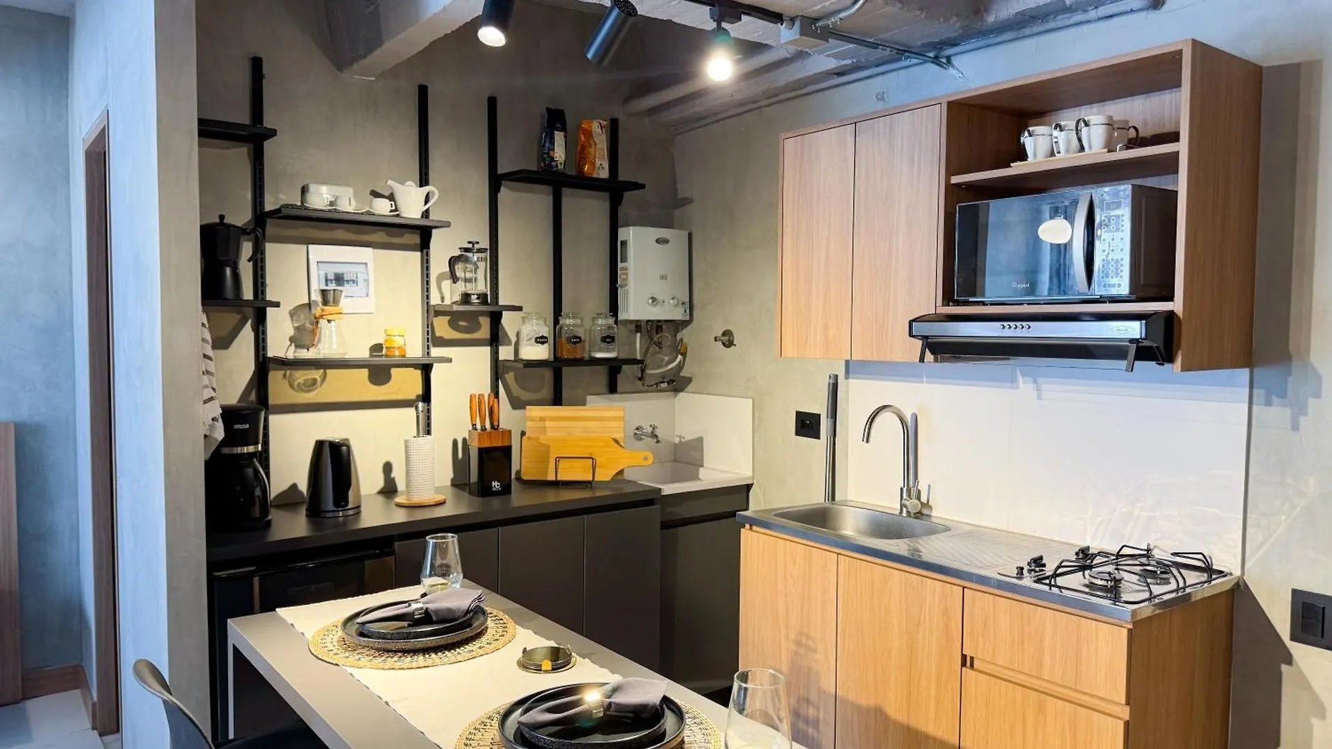 Reposso Studio Poblado Medellín Kolombiya